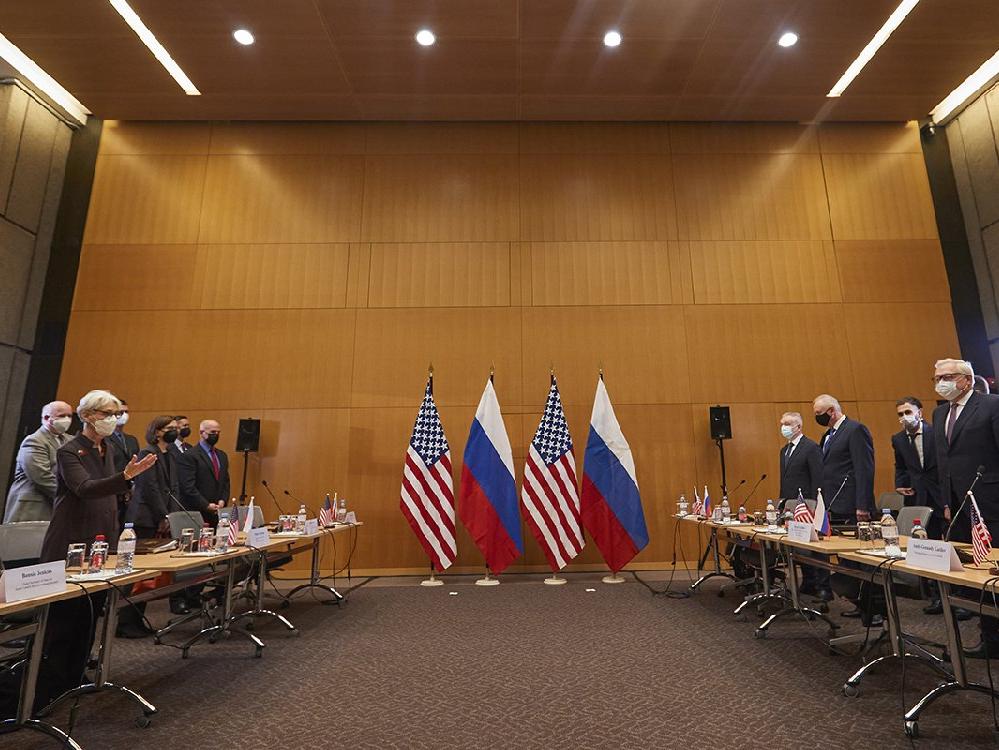 Cenevre'de 7,5 saatlik Rusya-ABD görüşmesi