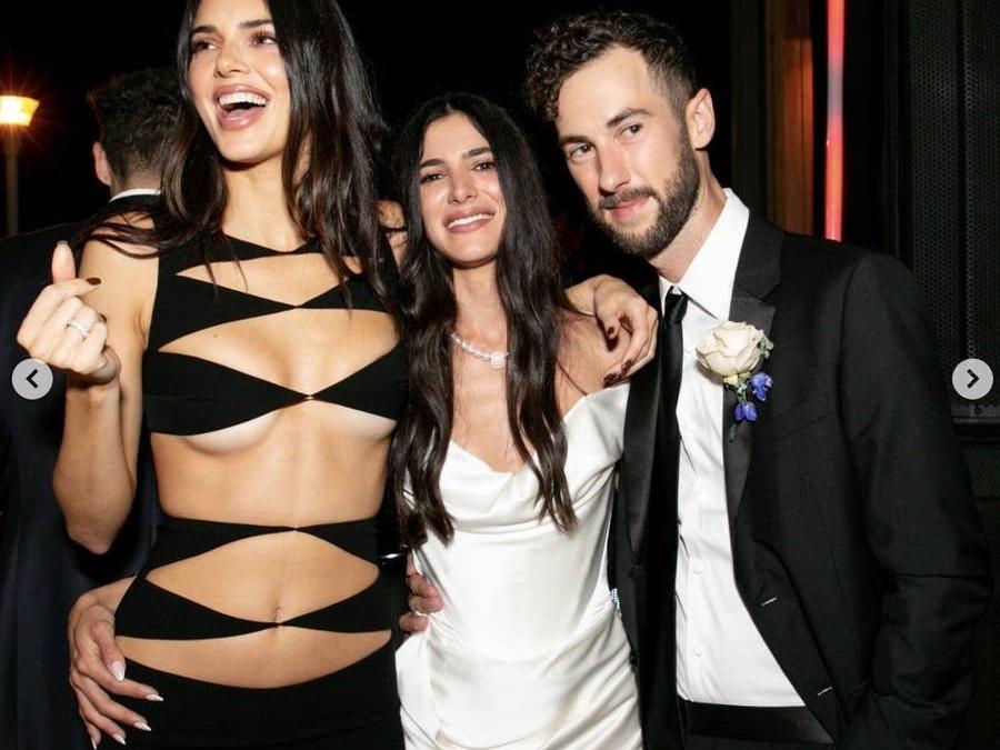 Kendall Jenner arkadaşının düğününde 'uygunsuz' giyinmekle suçlanıyor