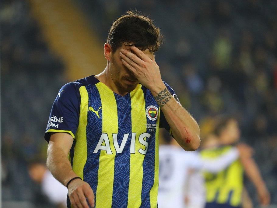 Fenerbahçe'de Mert Hakan Yandaş sakatlandı