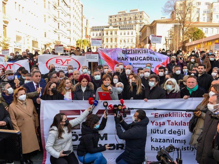 'EYT'liler, yaş engeliyle birlikte bir de AKP-MHP engeline takılıyor'
