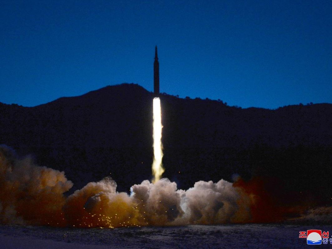 Resmen füze yağıyor: Kuzey Kore balistik füze fırlattı