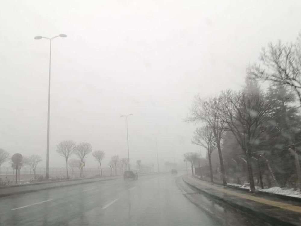 Ankara'da kar ve sise bir arada