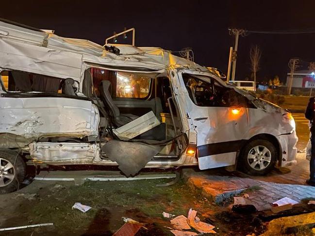 Mardin'de feci kaza: 2'si ağır 11 kişi yaralandı