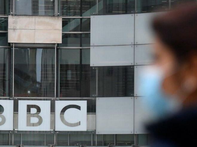 İngiltere'de BBC lisans ücret uygulaması 2 yıllığına sabitlendi