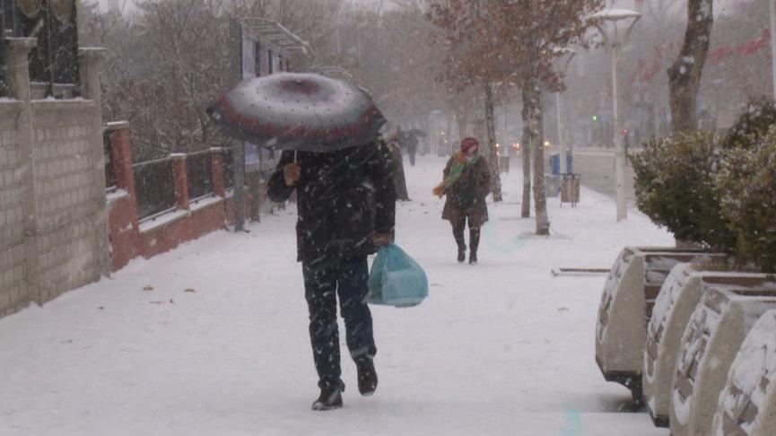 Birçok ilde okullar kar nedeniyle tatil edildi