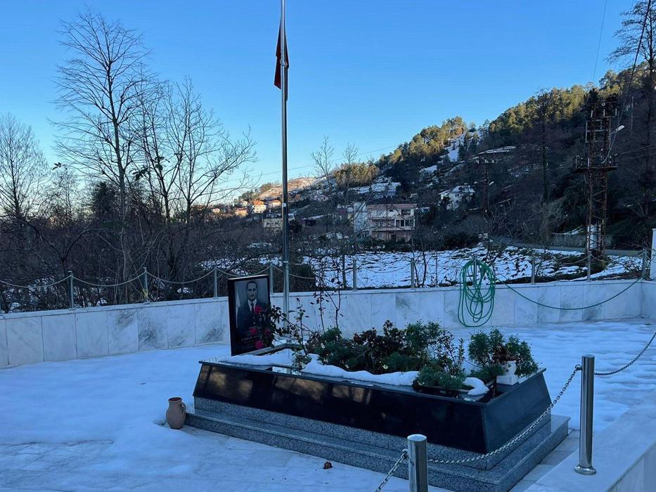 Vakıflar, şehit mezarı için belediyeden kira bedeli istedi