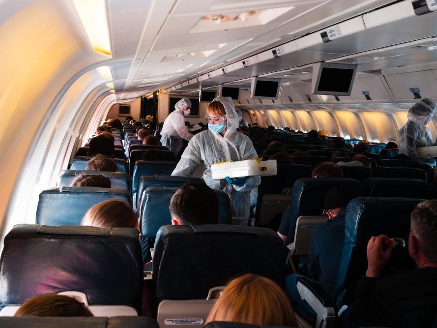 Uçaklarda corona virüsü riski: Maske takmak yeterli mi?