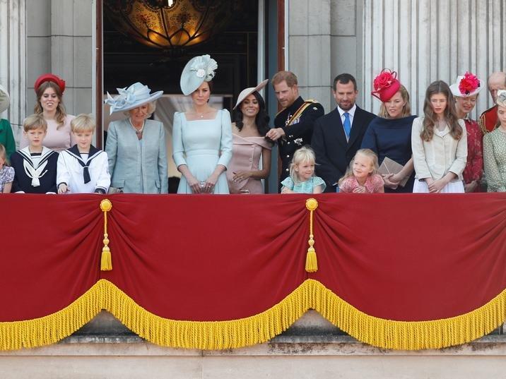 Kraliyet ailesine şok suçlama: Devlet kasasından 13 milyon sterlini seyahatlere harcadı