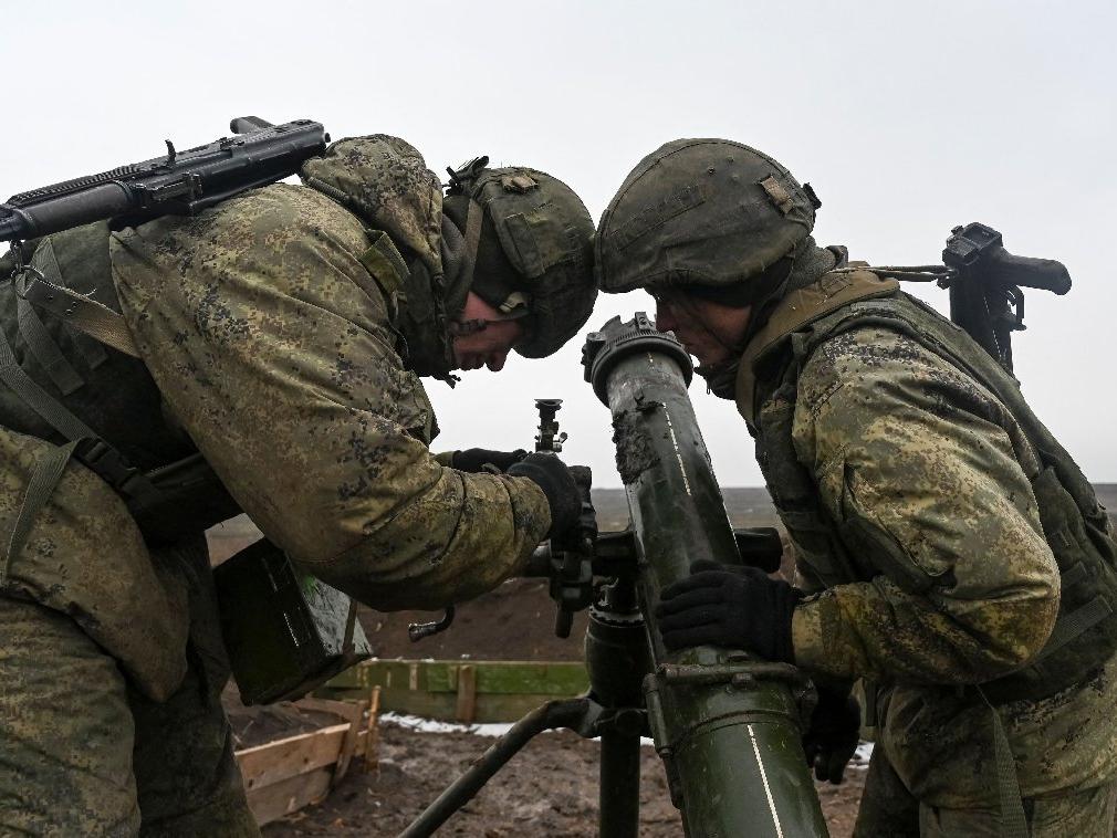 Ukrayna gerilimi Rus borsasını sarstı, ruble sert geriledi