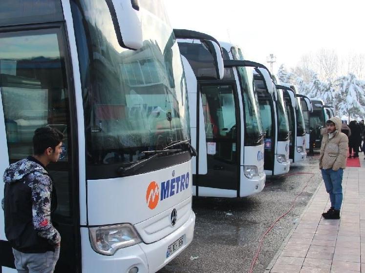 İstanbul'a gönderilmeyen otobüsler dinlenme tesislerinde bekletiliyor