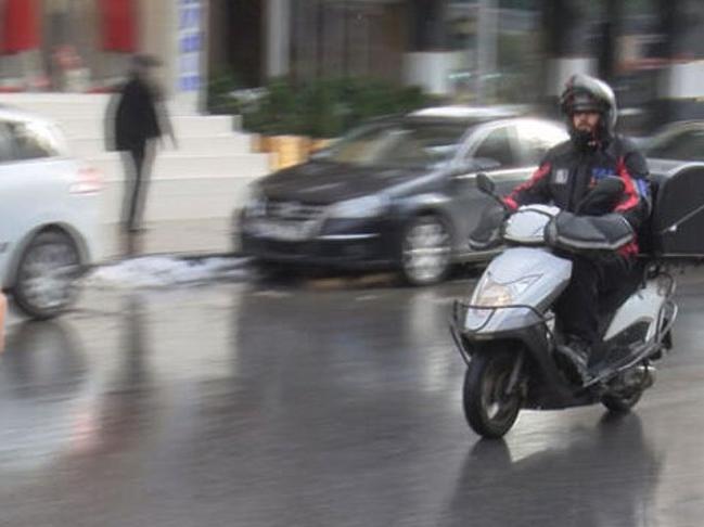 İstanbul'da motosiklet, elektrikli scooter ve motokurye yasağının sona ereceği saat açıklandı