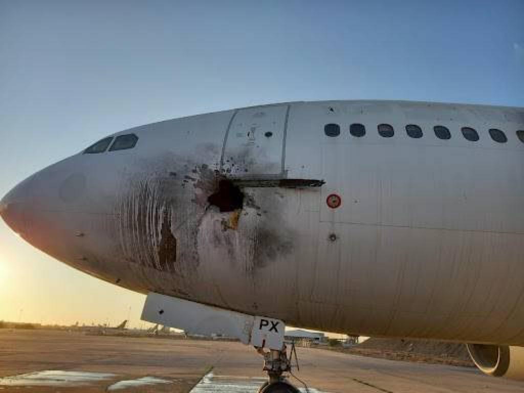 Irak'ta yolcu uçağına füze isabet etti