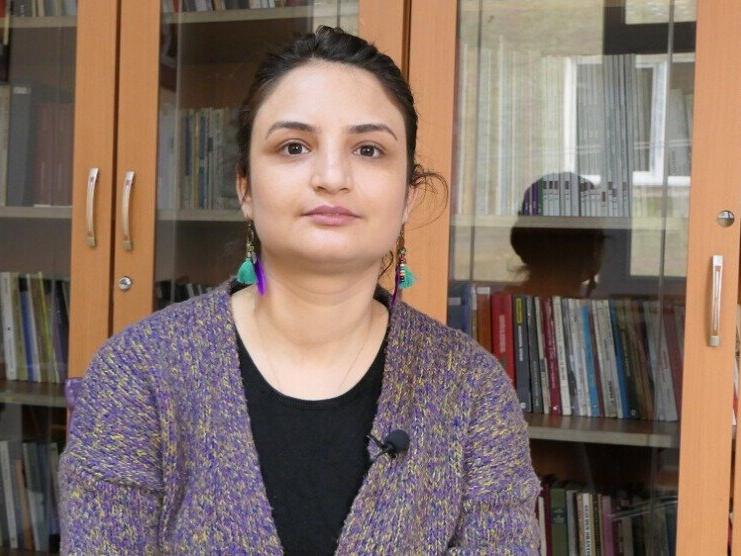 Demokratik Bölgeler Partisi Diyarbakır İl Başkanı Seval Gülmez tutuklandı