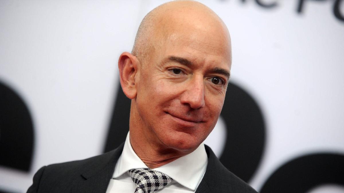 Jeff Bezos'un süper yatı için tarihi köprü kaldırılıyor