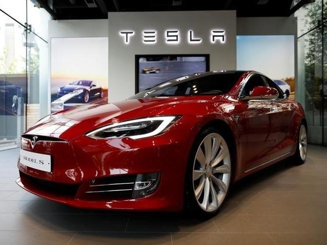 Tesla, emniyet kemeri sorunu yüzünden 800 binden fazla aracı geri çağırıyor