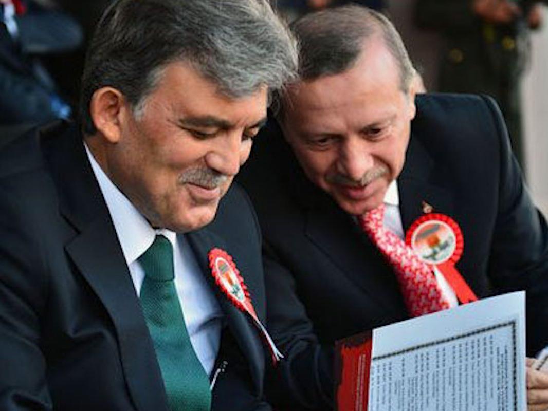 Abdullah Gül'den, Erdoğan'a 'geçmiş olsun' telefonu