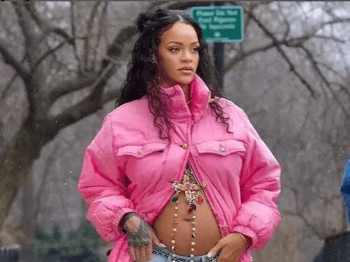 Rihanna'ya yaptığı yorum için özür diledi