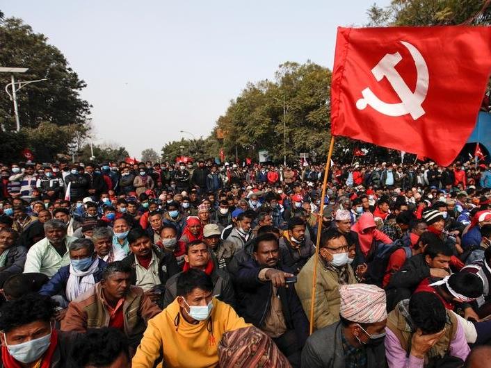 Nepal'de akaryakıt zammına karşı hükümet protesto edildi