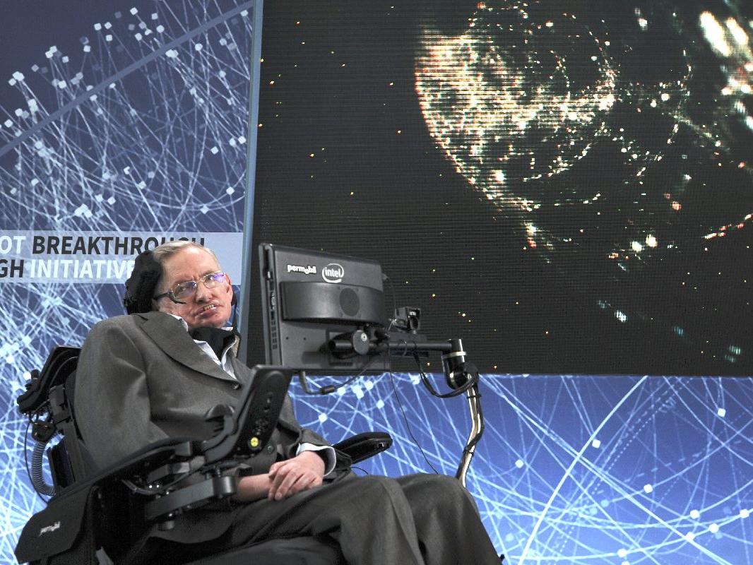 Stephen Hawking'in eşyaları sergilenmeye başlandı