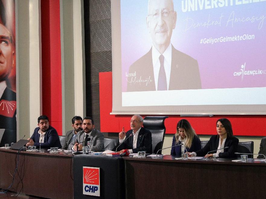 Kılıçdaroğlu, üniversiteli öğrencilerle bir araya geldi