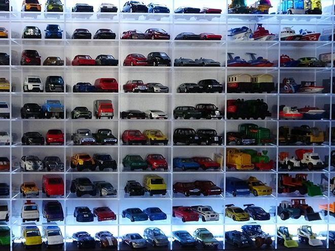 Oyuncak araba sevgisi koleksiyona dönüştü: 3 bin model biriktirdi