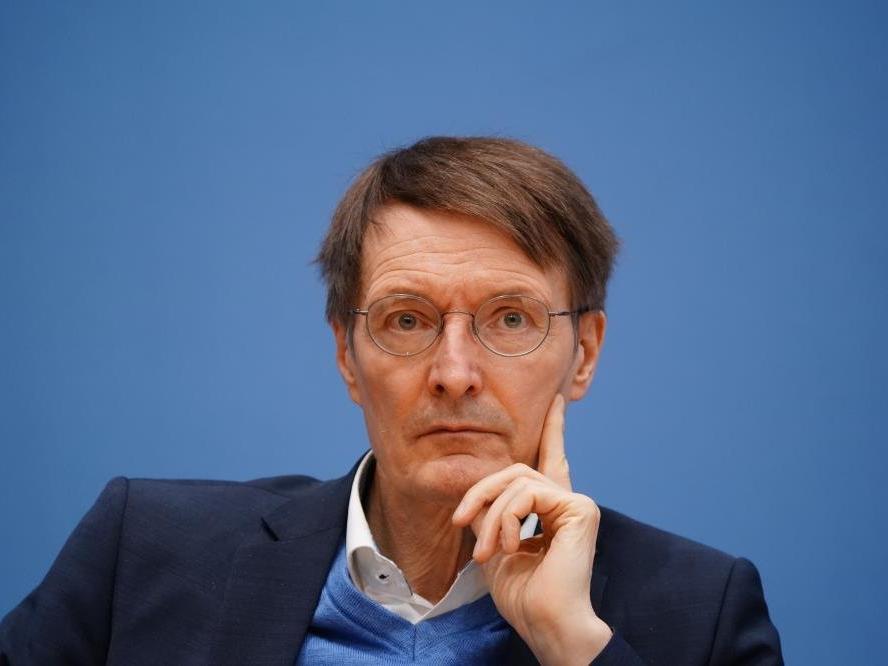 Almanya Sağlık Bakanı Lauterbach: Omicron dalgasında zirveyi geride bıraktık