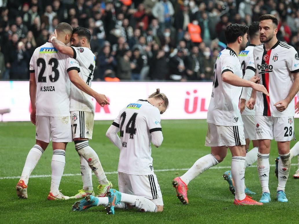 Beşiktaş zor da olsa galibiyeti hatırladı! Altay'ı tek golle yıktı...