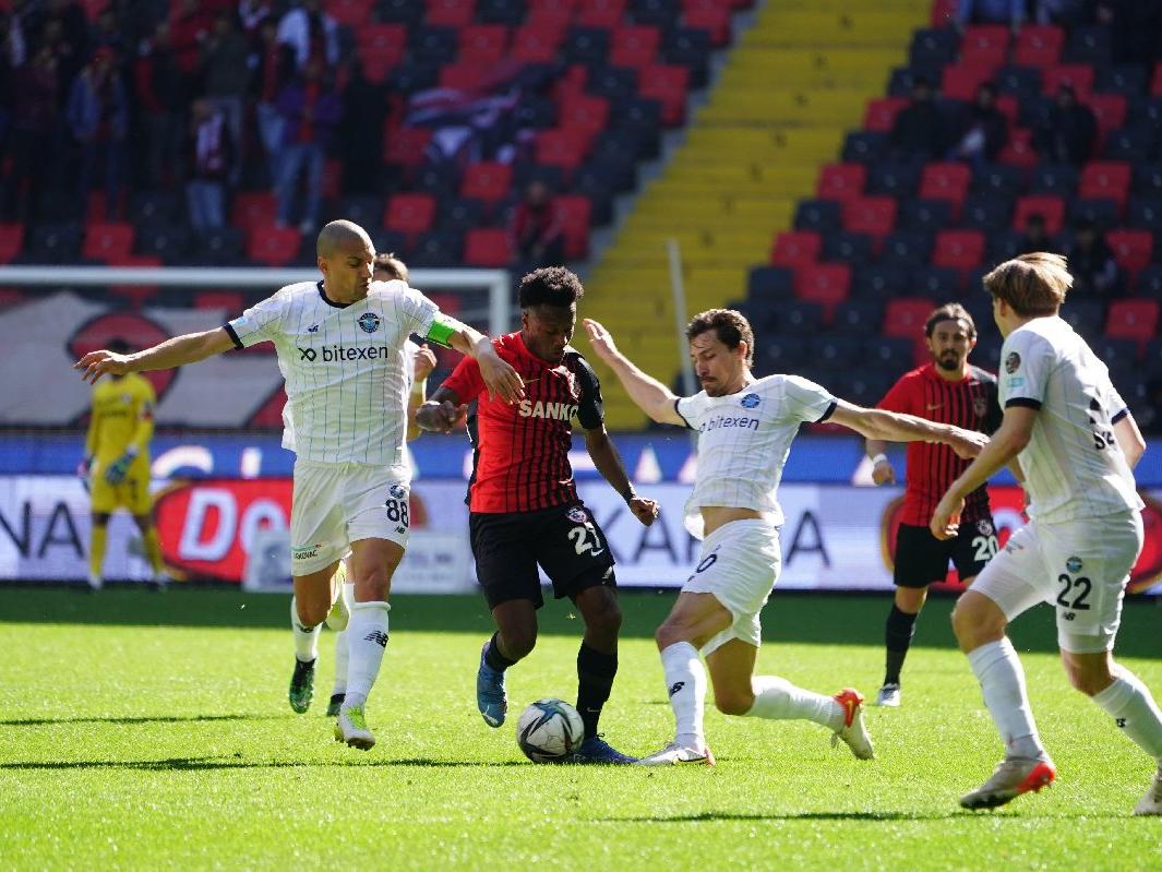 Gaziantep FK Adana Demirspor karşısında dağıldı! İki penaltı kaçtı, bir ilki yaşadı
