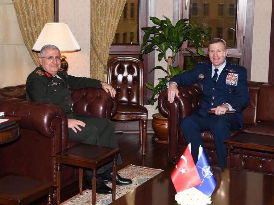 Yaşar Güler, Avrupa Müttefik Kuvvetler Yüksek Komutanı Wolters ile görüştü