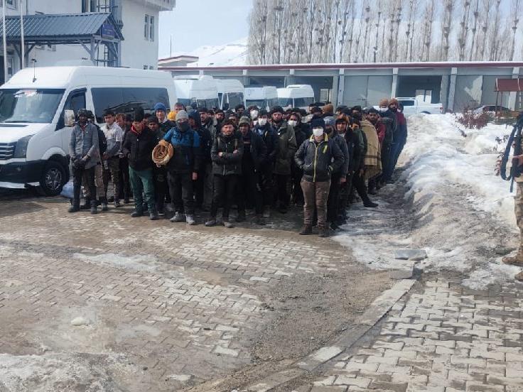 Van'da 78 kaçak göçmen yakalandı