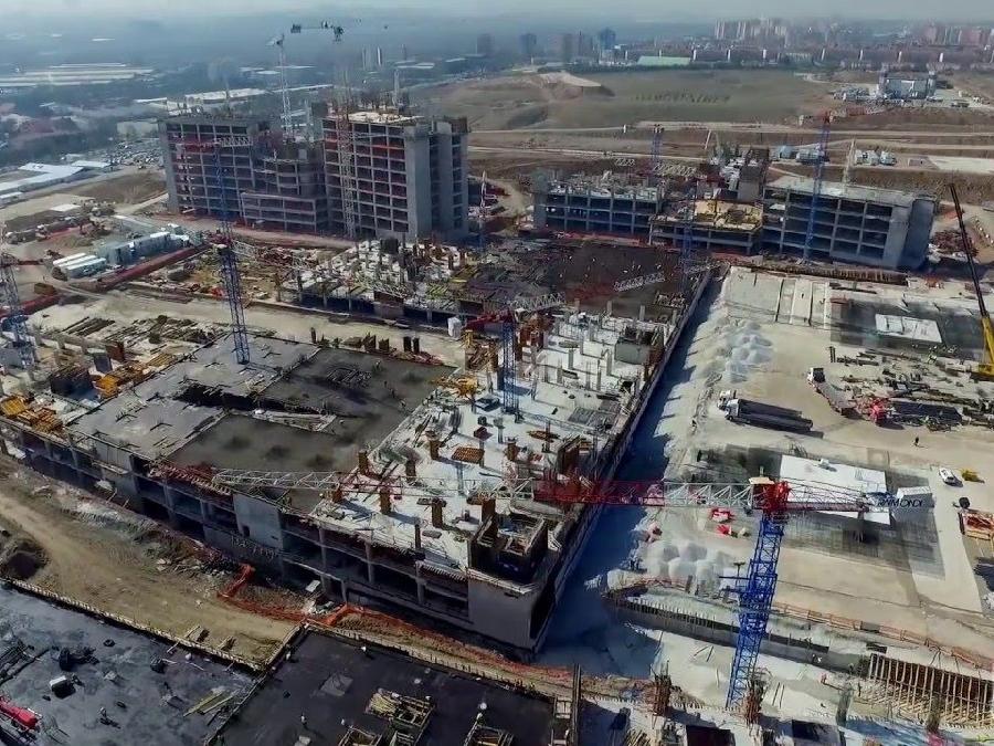 CHP'li Emir: Şehir Hastanesi inşaatında çalışan 3 bin işçi maaşlarını alamıyor