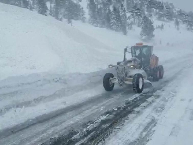 Konya-Antalya karayolunda kar yağışı ulaşımı aksatıyor