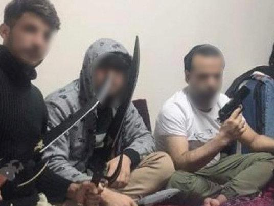 Silah paylaşımı yapan Afganlara baskın: Ev sahibi de gözaltında