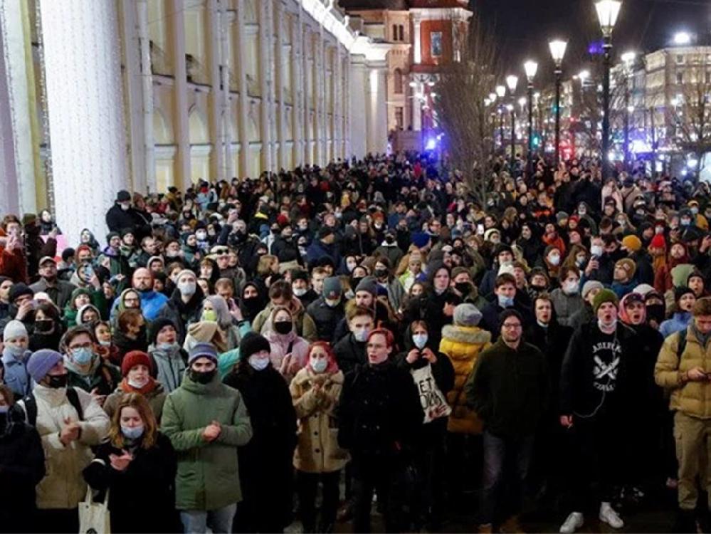 Rusya'da halk ayaklandı! Gözaltı sayısı 3 bini geçti