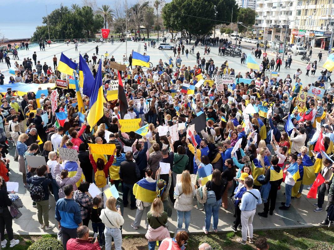 Antalya'daki Ukraynalılar: Dünyayı bu anlamsız savaşı durdurmak için birleşmeye çağırıyoruz