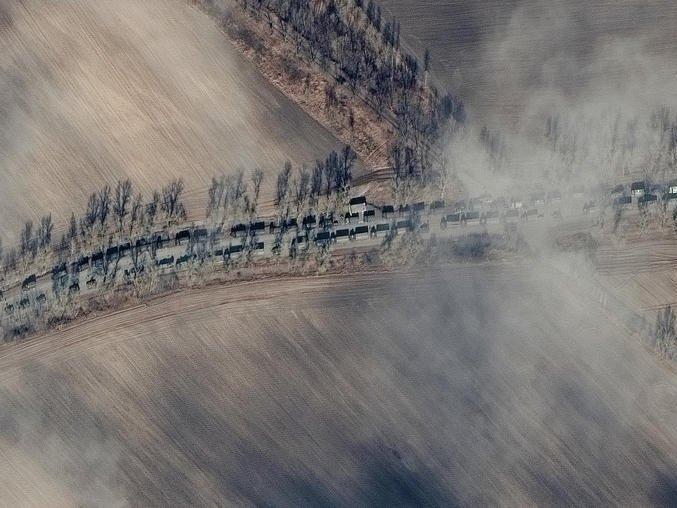 Rus ordusuna ait konvoy uzaydan görüntülendi