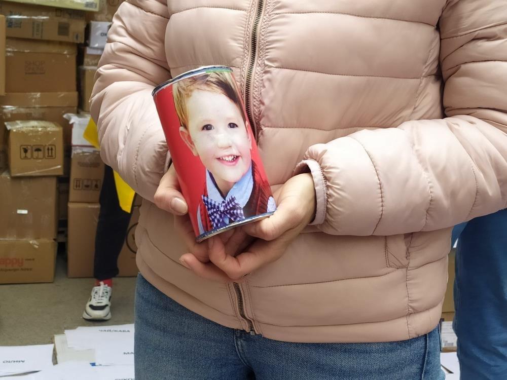 4 yaşındaki çocuk, biriktirdiği parayı Ukrayna’ya bağışladı