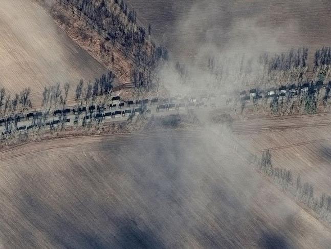 Rusya-Ukrayna savaşı... Kritik 24 saat başladı: 5 kilometrelik Rus konvoyu Kiev'e ilerliyor
