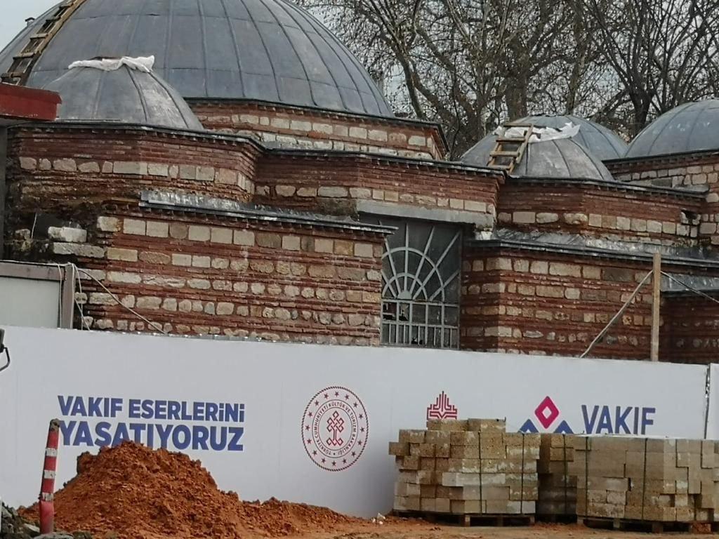 Üsküdar'daki tarihi Mimar Sinan Çarşısı'nda restorasyon skandalı