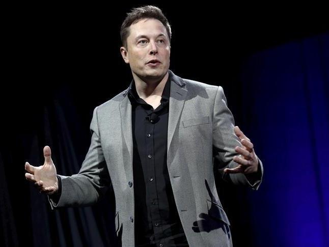 Elon Musk, Ukrayna'daki Starlink kullanıcılarını uyardı