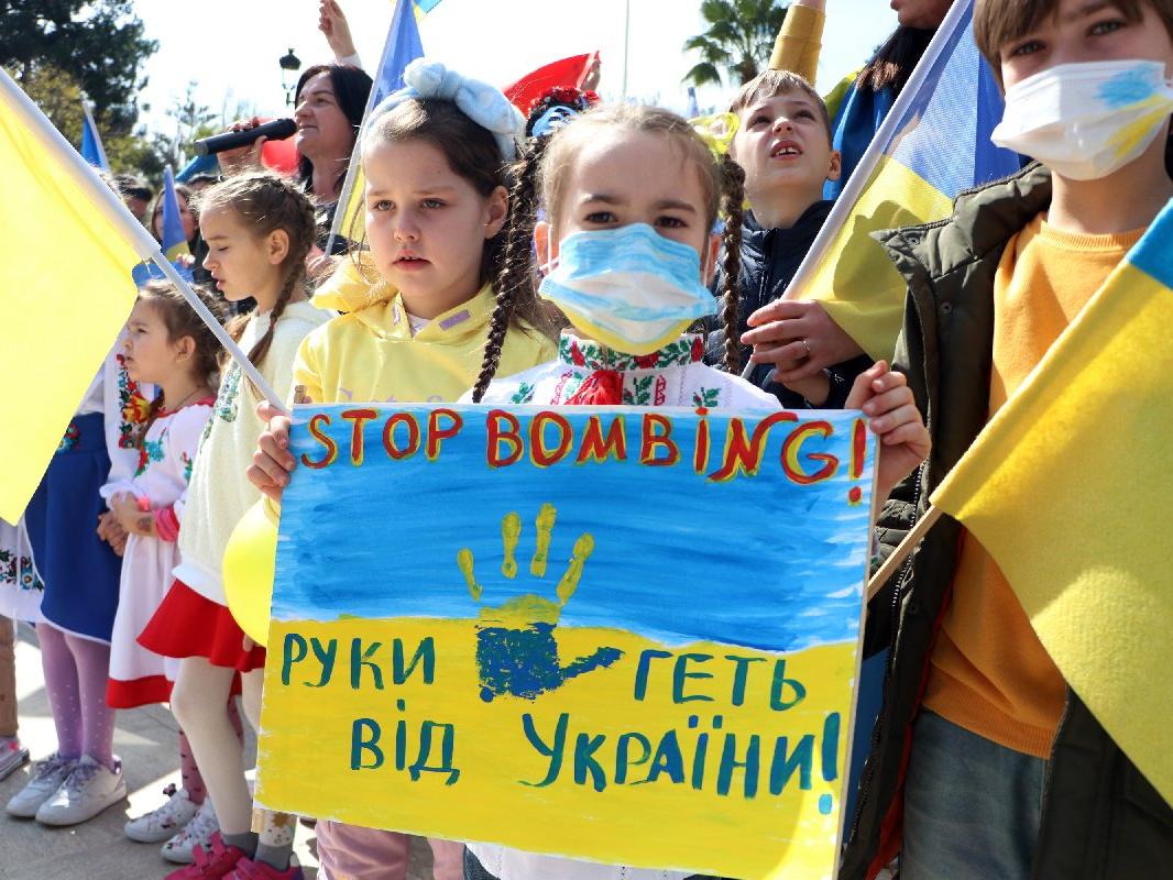 Adana'da yaşayan Ukraynalılar eylem yaptı