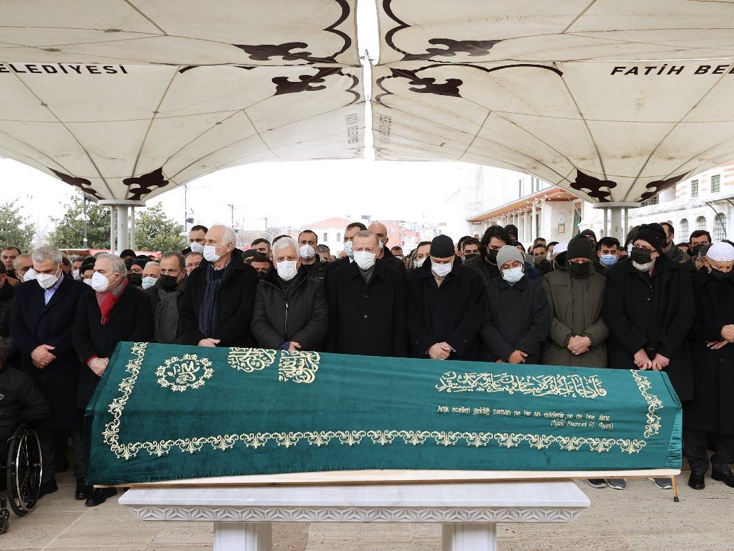 Cumhurbaşkanı Erdoğan, İstanbul'da cenaze törenine katıldı