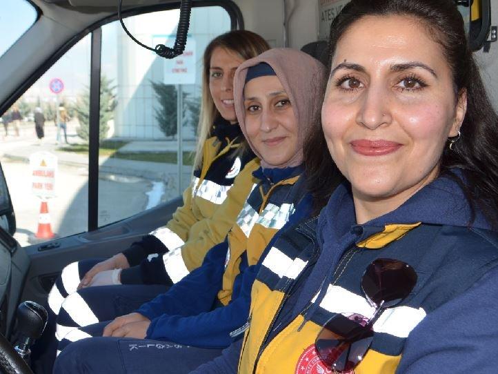 Hayat kurtarma timi: 1 ambulans, 3 kadın