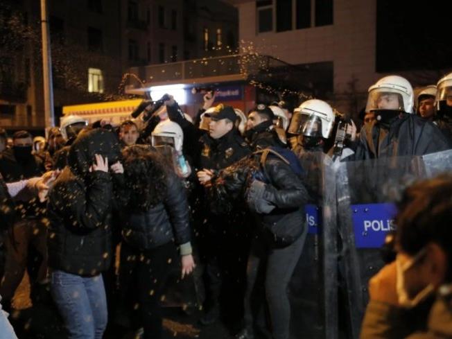Beyoğlu'nda 'Feminist Gece Yürüyüşü'nde gözaltına alınan 47 kadın serbest