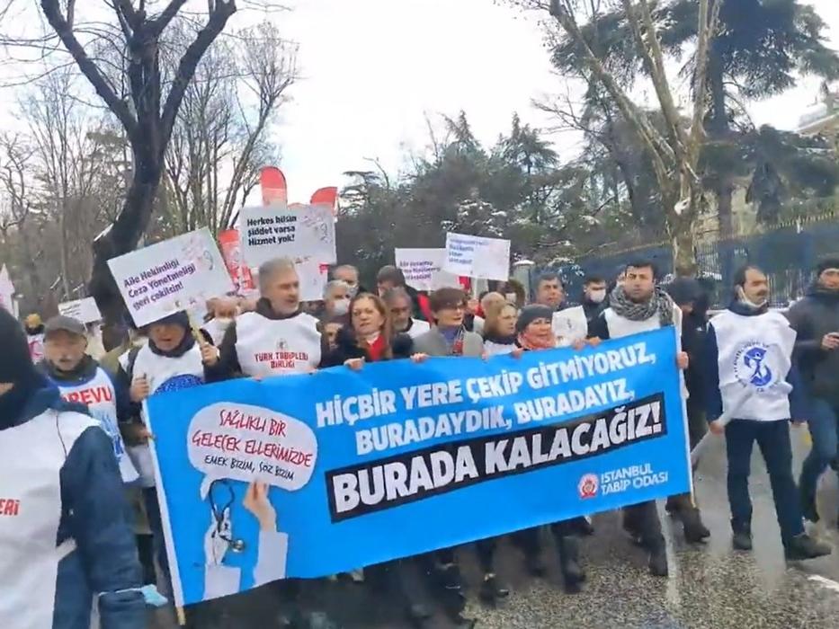 Hekimler İstanbul'dan seslendi: Hiçbir yere çekip gitmiyoruz, buradaydık, buradayız, burada kalacağız