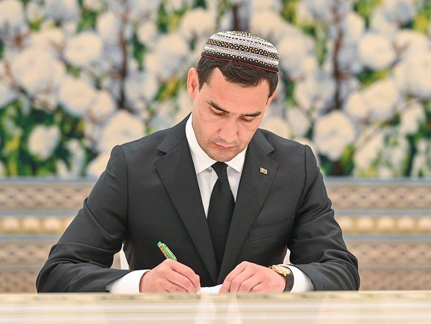 Türkmenistan’ın yeni Cumhurbaşkanı Serdar Berdimuhammedov oldu