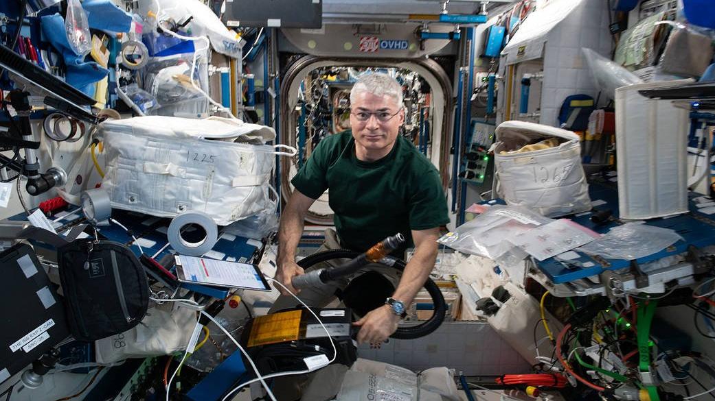 NASA astronotu uzayda yeni bir rekor kırdı