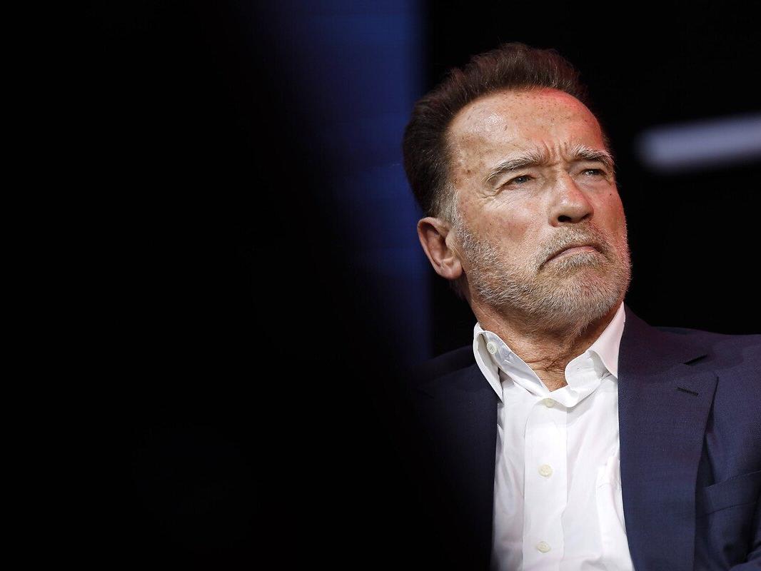 Arnold Schwarzenegger'den Rus halkına çağrı