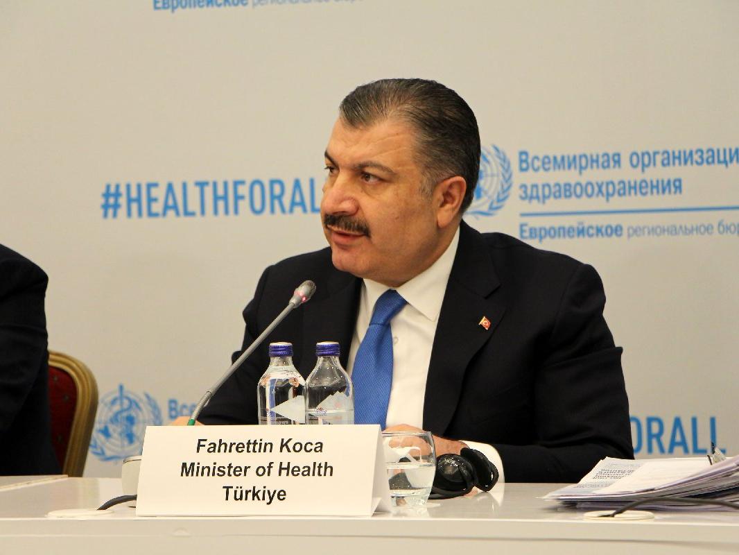 Sağlık Bakanı Koca: Türkiye pasaportunun rengine bakmadan herkese yardım ediyor