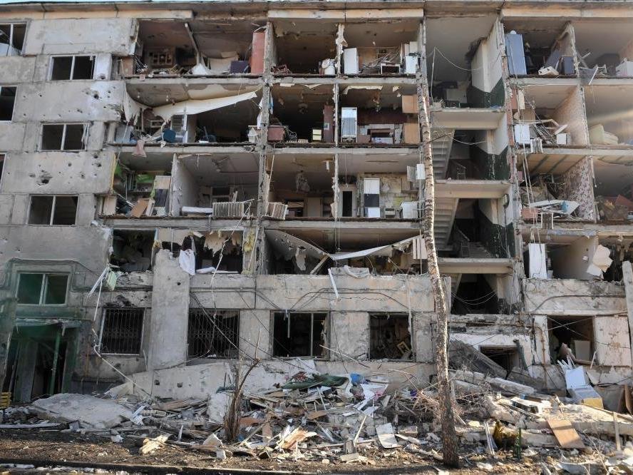 Harkov'da 998’i sivil yaşam alanı olan bina bombalandı